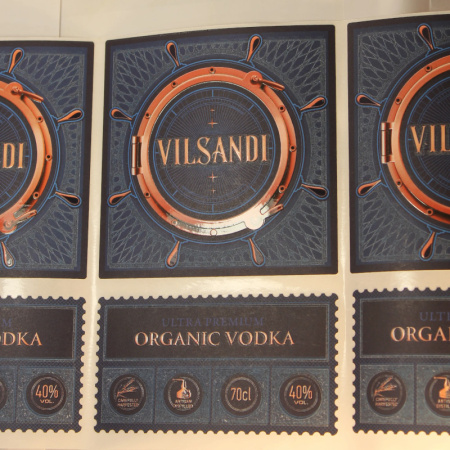 Цветные самоклеящиеся этикетки